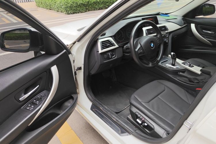 BMW 3 Series 2016 car image #9