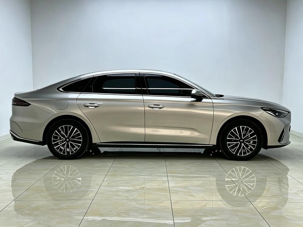 GEELY Emgrand 2026 car image #8