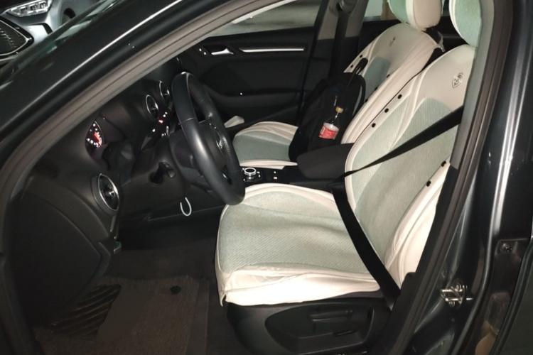 Audi A3 2018 car image #15