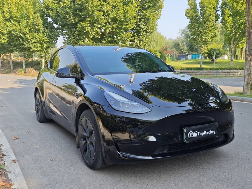 Tesla Model Y 2023 #3 Tesla Model Y 2023 car image #3