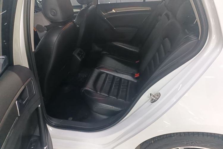 Volkswagen Golf 2016 car image #17