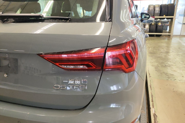 Audi Q3 2024 car image #8