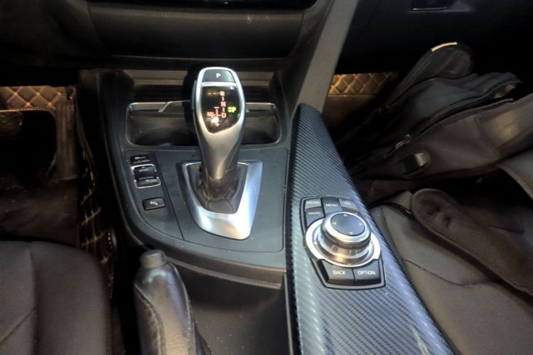 BMW 3 Series 2017 #14 BMW 3 Series 2017 car image #14