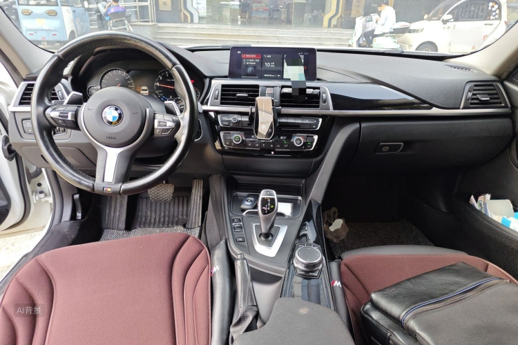 BMW 3 Series 2019 صورة سيارة #11