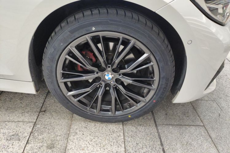 BMW 3 Series 2020 car image #9