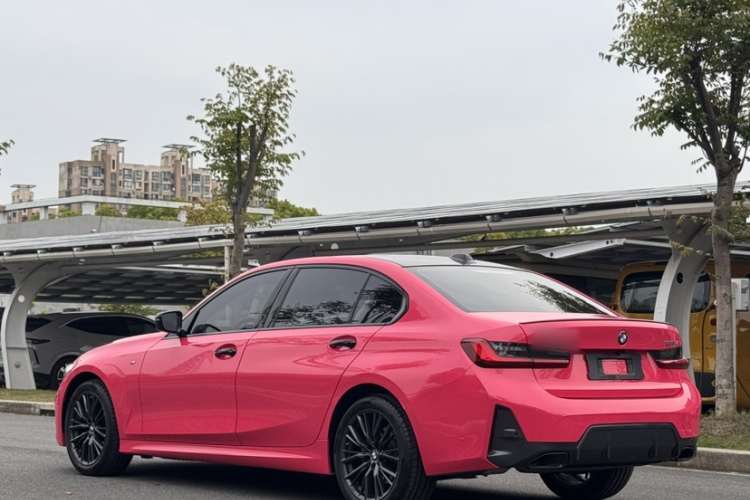 BMW 3 Series 2023 صورة سيارة #5