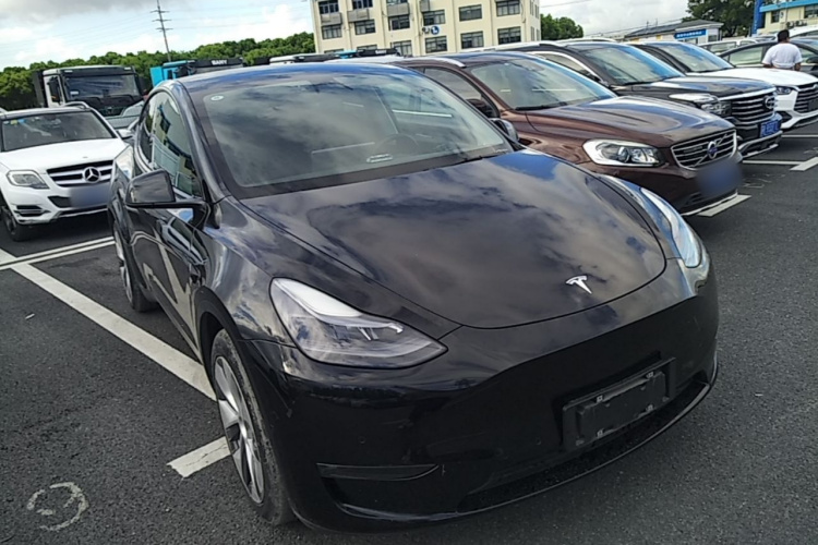 Tesla Model Y 2021 #4 Tesla Model Y 2021 car image #4