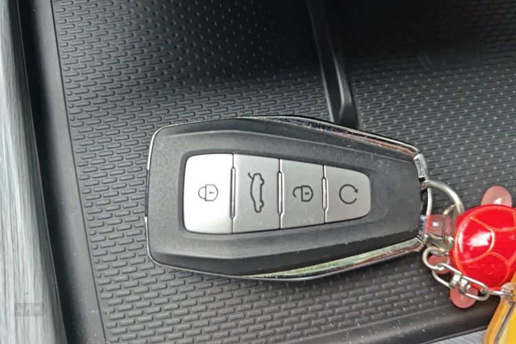 GEELY Boyue L 2025 car image #10