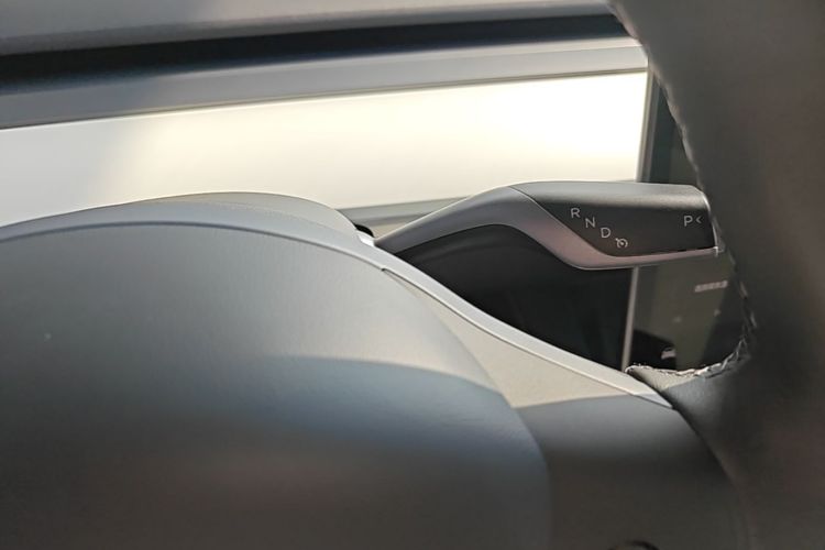 Tesla Model Y 2023 #14 Tesla Model Y 2023 car image #14