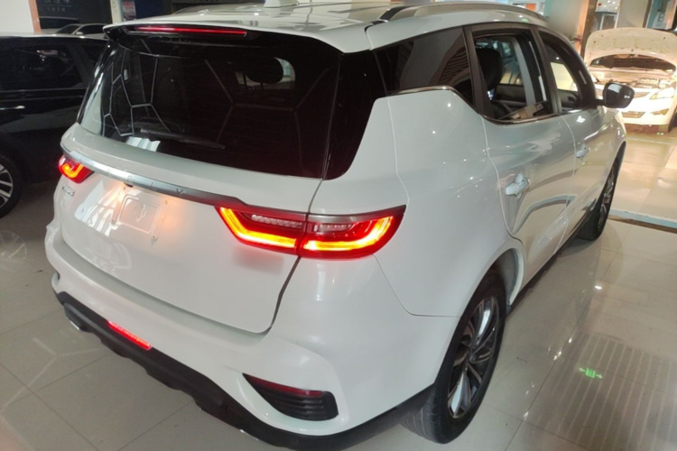 GEELY Vision X6 2020 immagine di auto #7