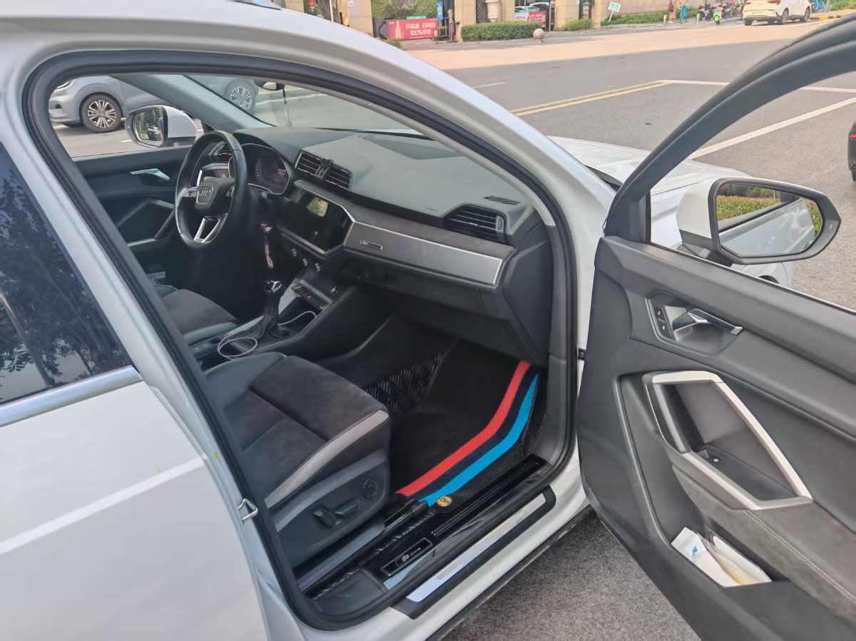 Audi Q3 2020 صورة سيارة #3