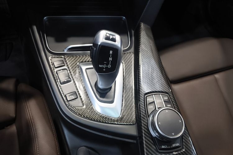 BMW 3 Series 2019 #14 BMW 3 Series 2019 car image #14