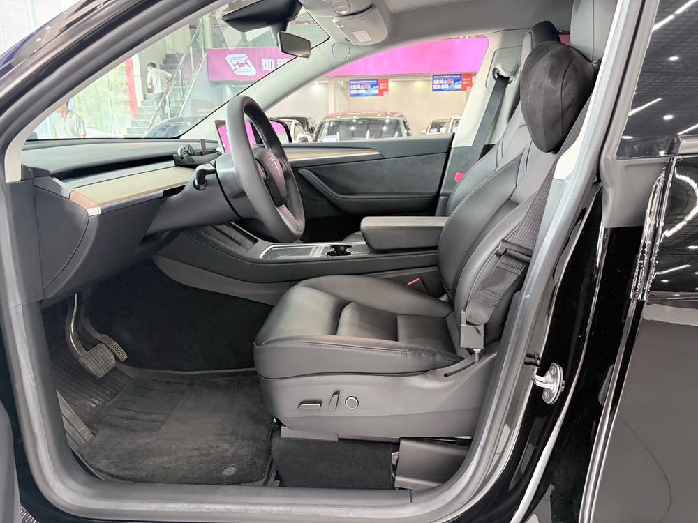 Tesla Model Y 2022 #16 Tesla Model Y 2022 car image #16
