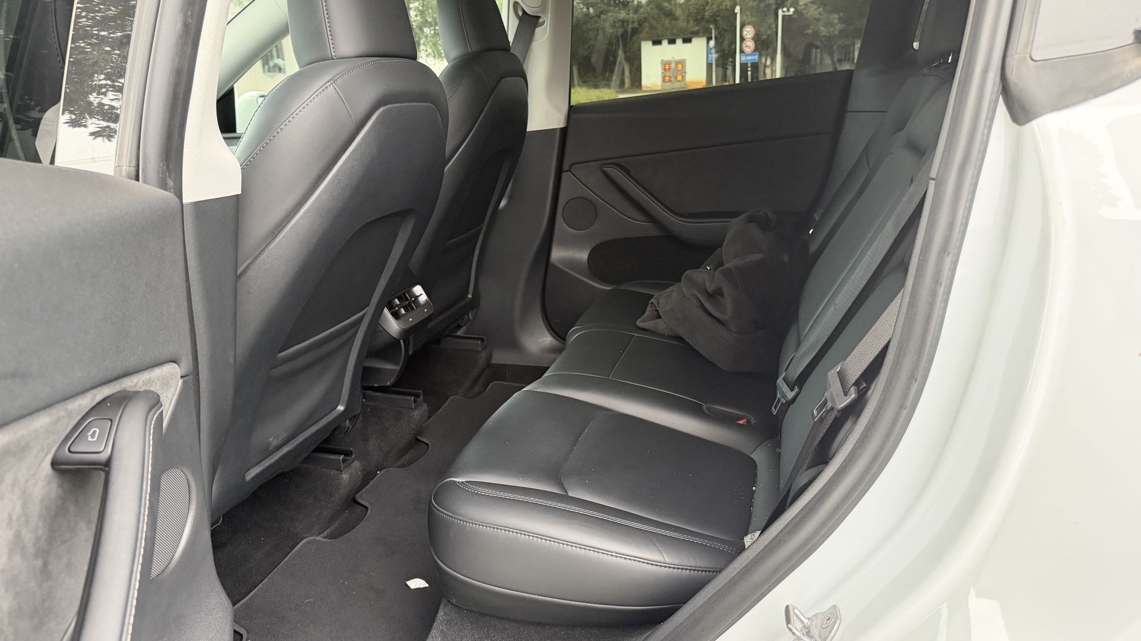 Tesla Model Y 2024 #7 Tesla Model Y 2024 immagine di auto #7