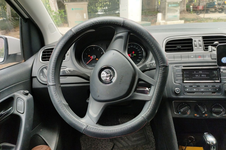 Volkswagen Polo 2016 #11 Volkswagen Polo 2016 car image #11