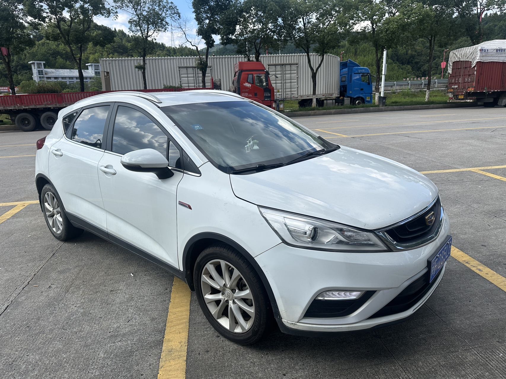 GEELY Emgrand GS 2018 car image #3