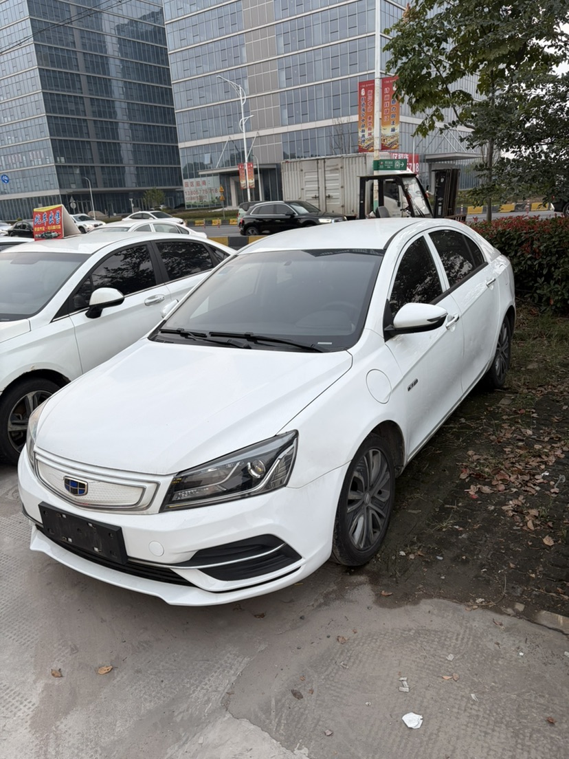 GEELY Emgrand New Energy 2019 GEELY Emgrand New Energy 2019 صورة سيارة