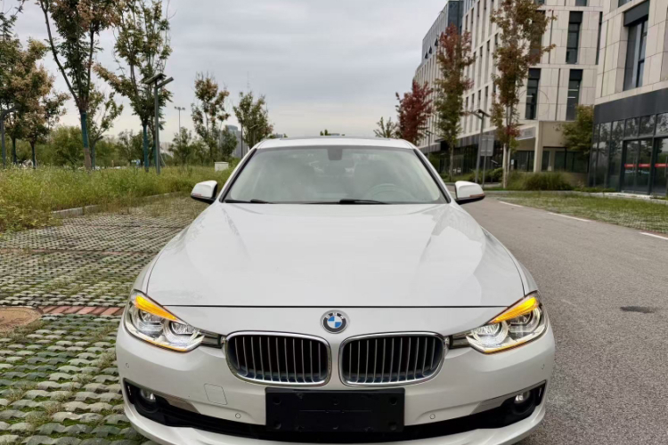 BMW 3 Series 2018 #7 BMW 3 Series 2018 car image #7