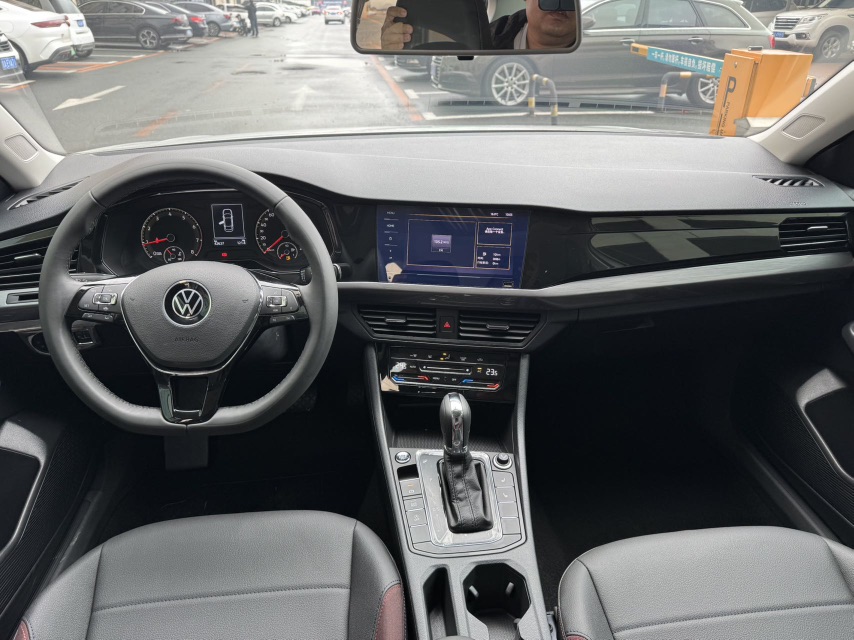 Volkswagen Bora 2022 car image #5