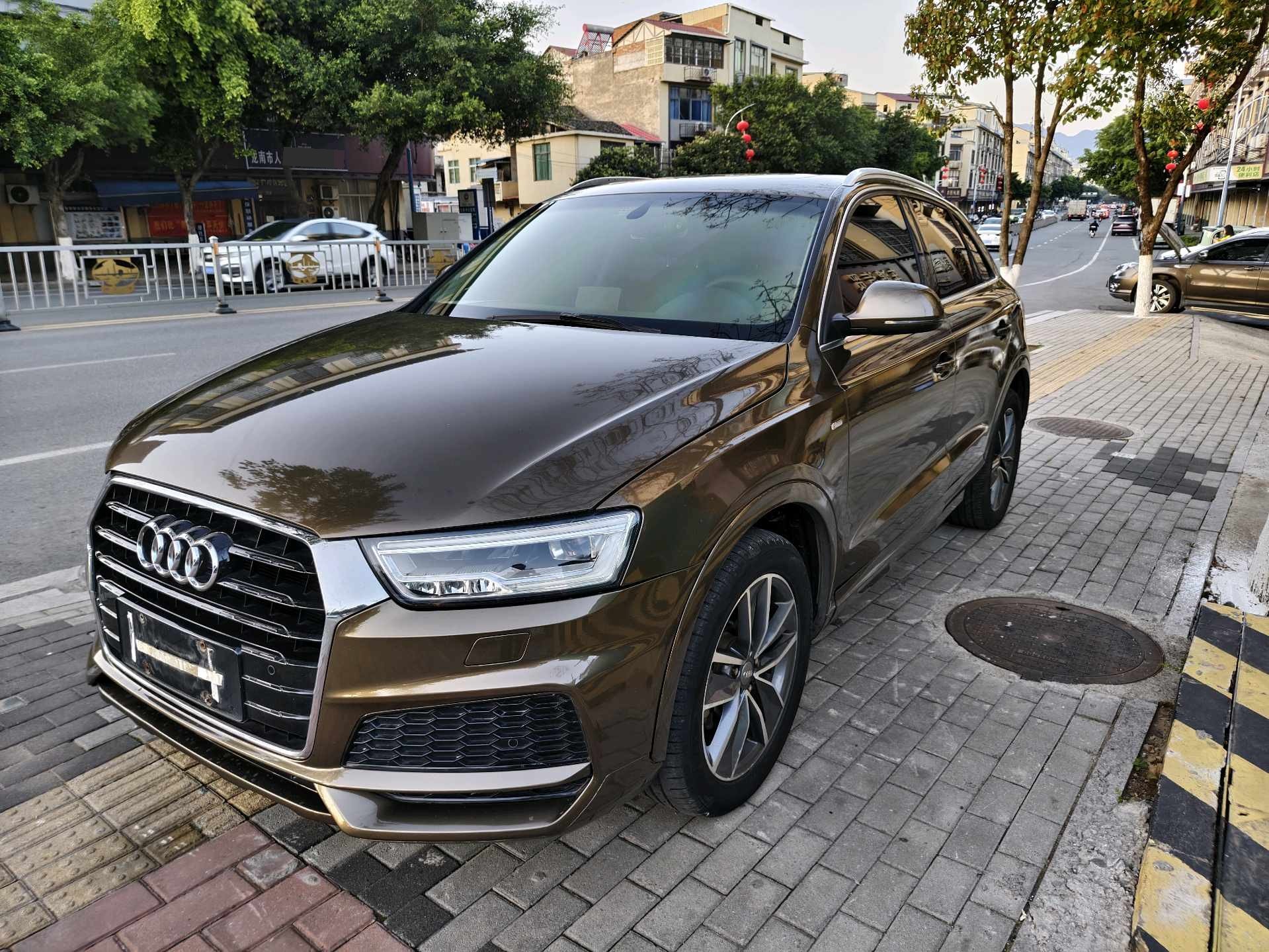 Audi Q3 2018 immagine di auto 