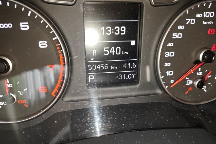 Audi Q3 2018 immagine di auto #8