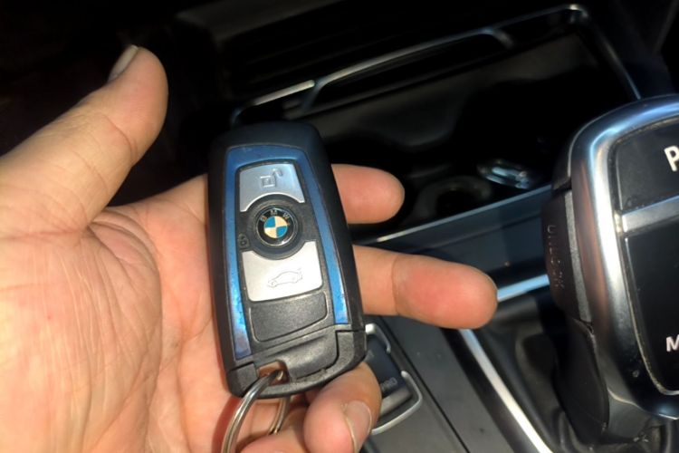 BMW 3 Series 2017 #9 BMW 3 Series 2017 car image #9
