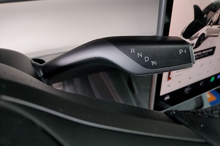 Tesla Model 3 2022 car image #14