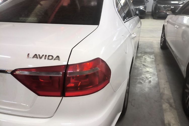 Volkswagen Lavida 2017 car image #8