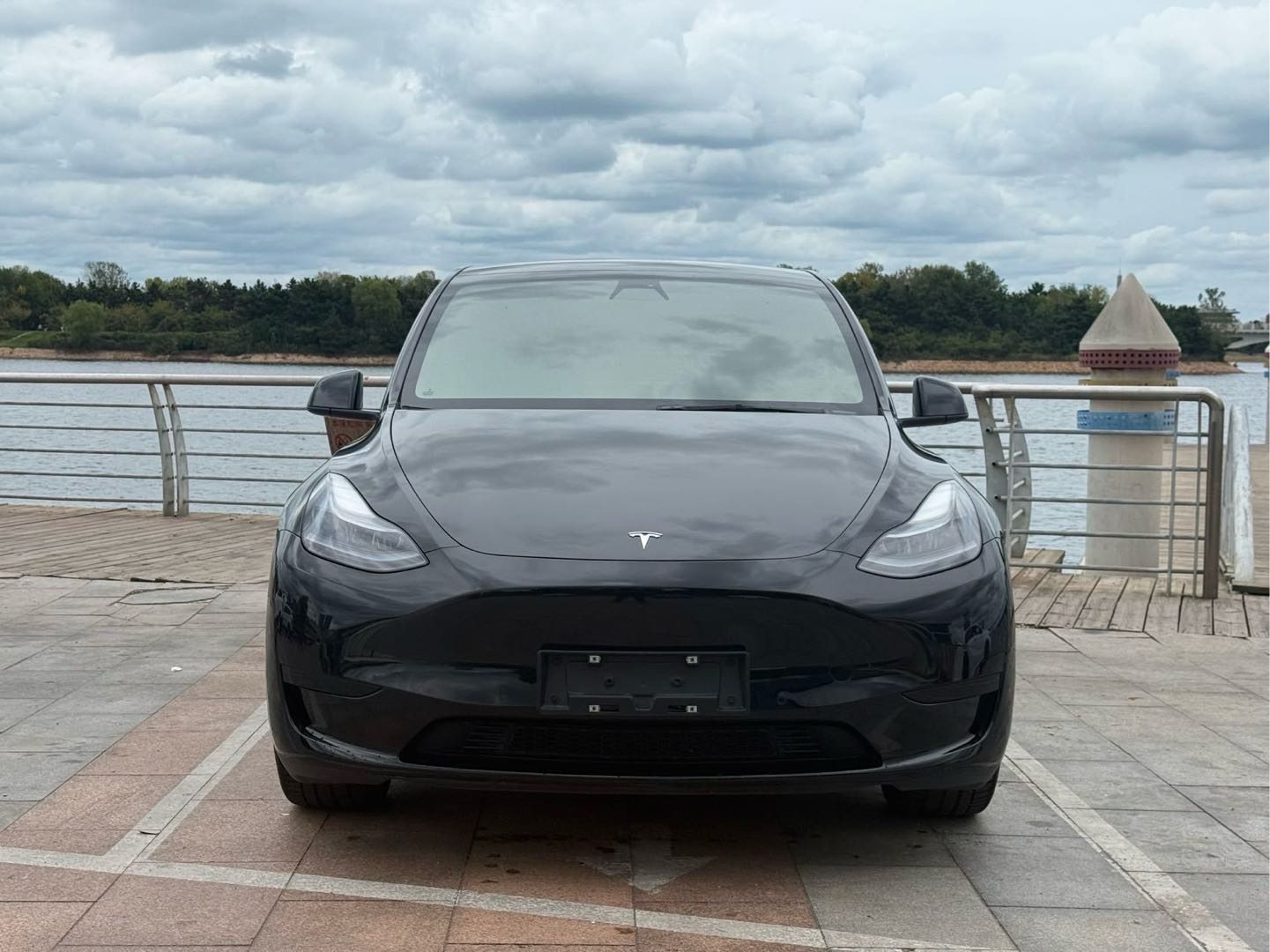 Tesla Model Y 2022 #4 Tesla Model Y 2022 car image #4