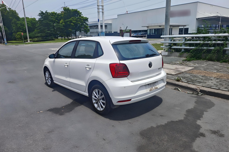 Volkswagen Polo 2015 #6 Volkswagen Polo 2015 car image #6