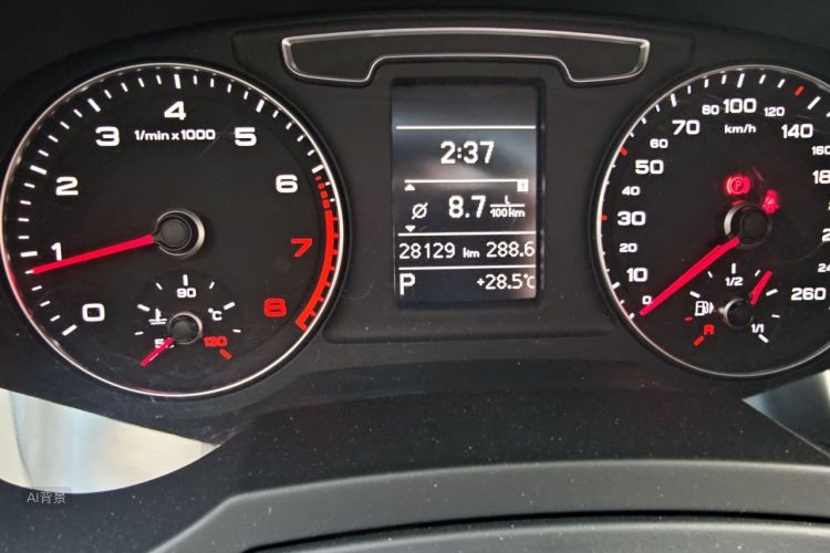 Audi Q3 2016 car image #14