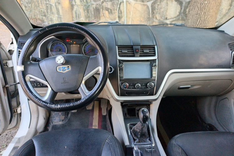 GEELY Emgrand 2014 car image #11