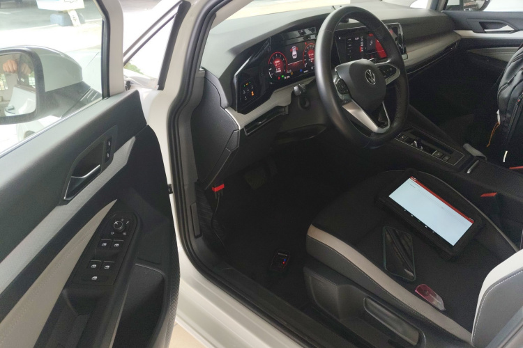 Volkswagen Golf 2022 imagen de coche #19