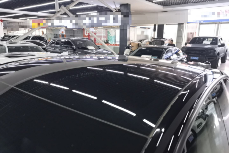 Tesla Model Y 2022 car image #25