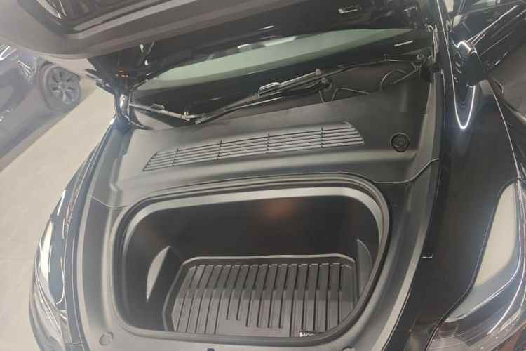 Tesla Model Y 2022 car image #20