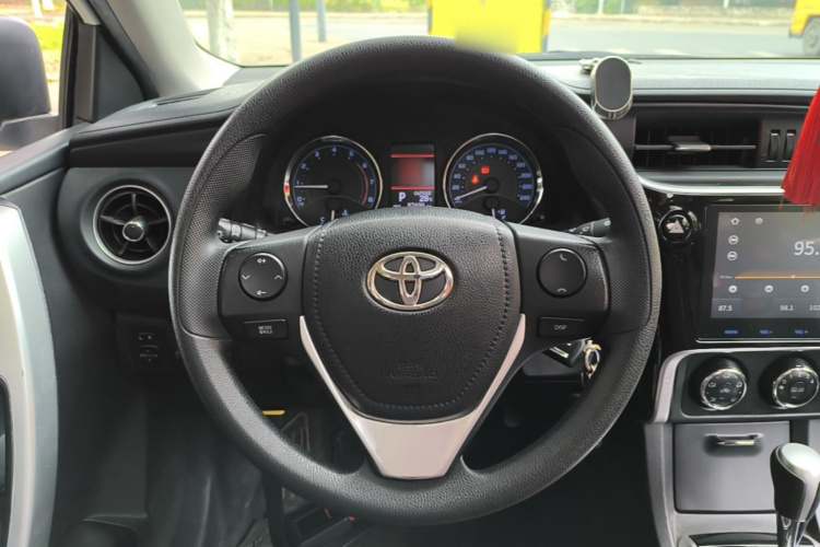 Toyota Corolla 2017 #11 Toyota Corolla 2017 car image #11