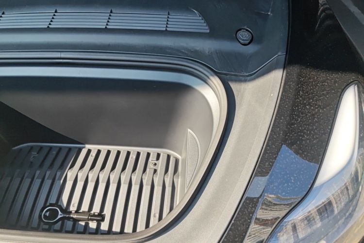 Tesla Model Y 2023 #25 Tesla Model Y 2023 car image #25