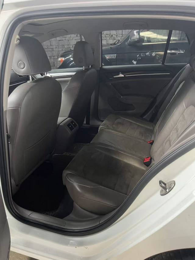 Volkswagen Golf 2015 car image #3