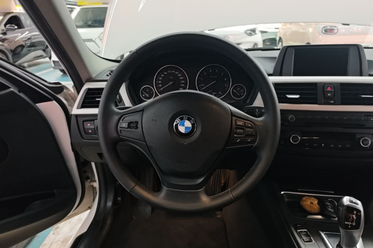 BMW 3 Series 2015 #11 BMW 3 Series 2015 car image #11