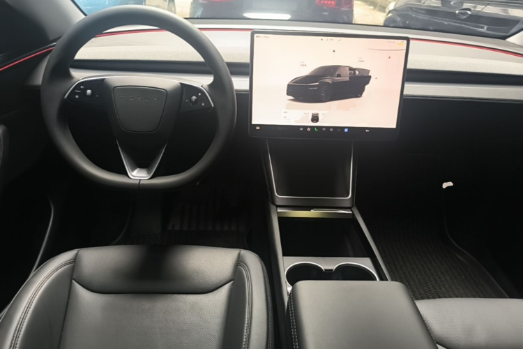 Tesla Model Y 2025 #10 Tesla Model Y 2025 immagine di auto #10
