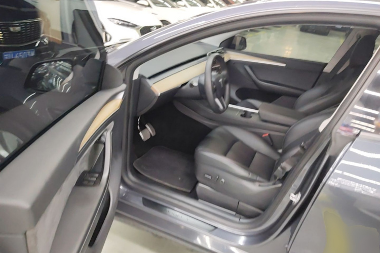 Tesla Model Y 2022 #16 Tesla Model Y 2022 car image #16