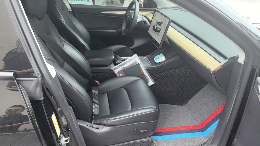 Tesla Model Y 2022 car image #5