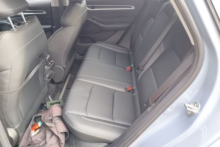GEELY Emgrand 2026 car image #17