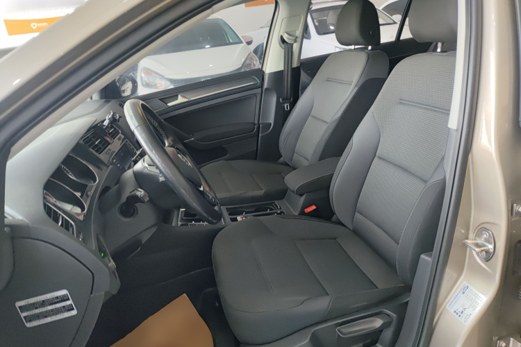 Volkswagen Golf 2017 изображение автомобиля #15