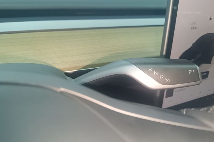 Tesla Model Y 2023 #14 Tesla Model Y 2023 car image #14