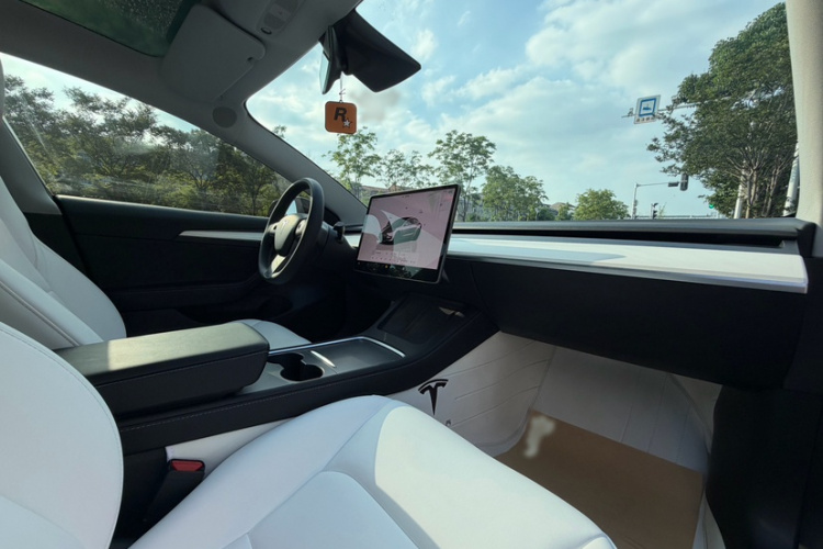 Tesla Model 3 2023 #15 Tesla Model 3 2023 car image #15