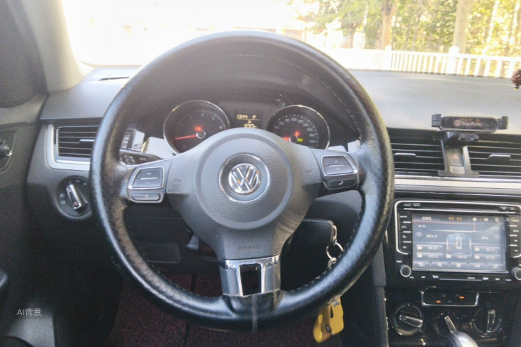 Volkswagen Bora 2016 car image #12