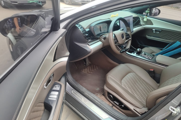 BYD Han 2024 car image #18
