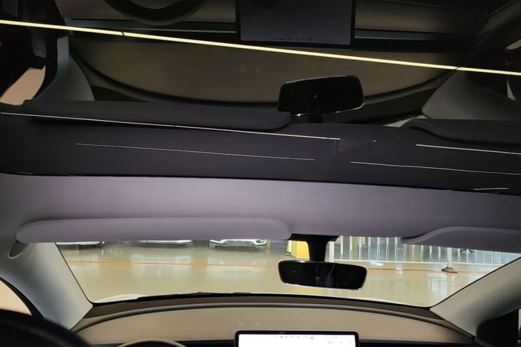 Tesla Model Y 2021 car image #18