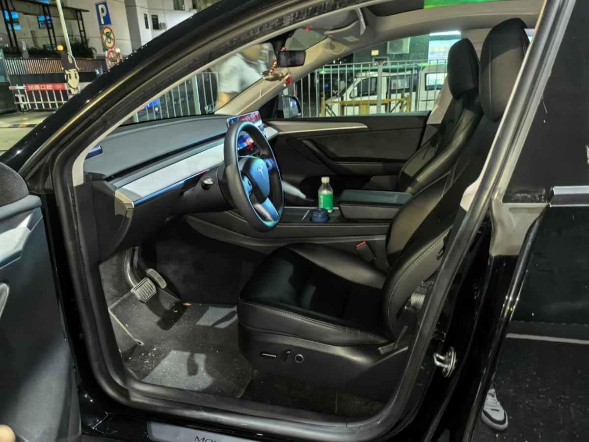 Tesla Model Y 2023 car image #7